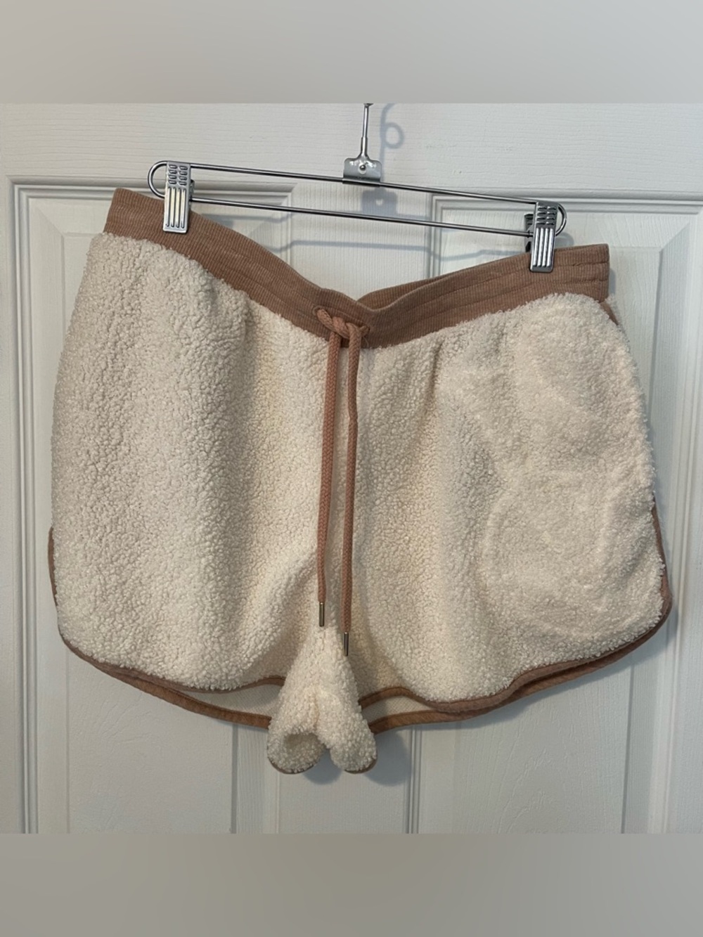 VICTORIA’S SECRET Logo Sleep Sherpa Pajama Shorts Size M